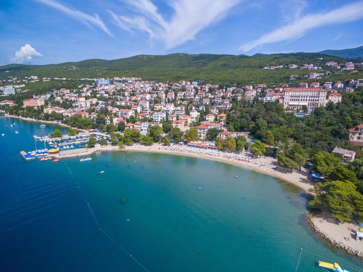 Apartment Robert Crikvenica Esterno foto
