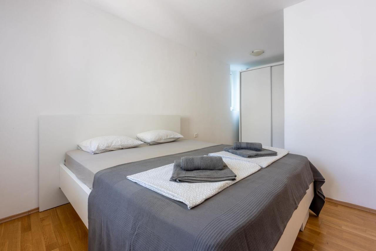 Apartment Robert Crikvenica Esterno foto