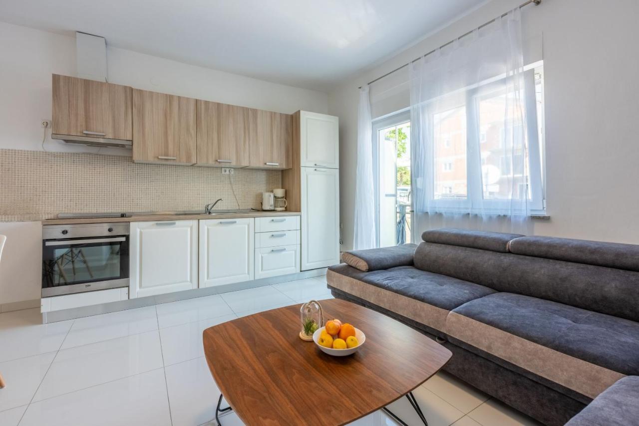 Apartment Robert Crikvenica Esterno foto