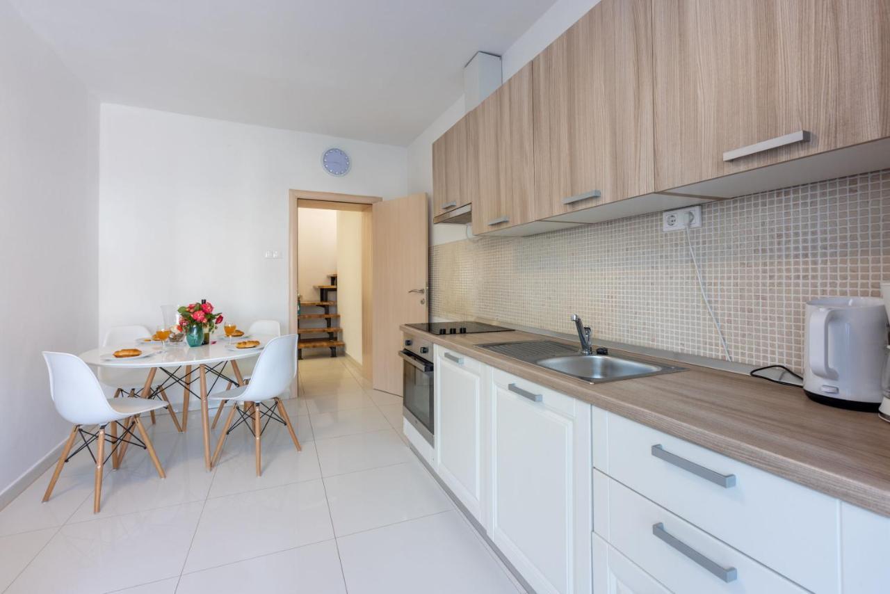 Apartment Robert Crikvenica Esterno foto