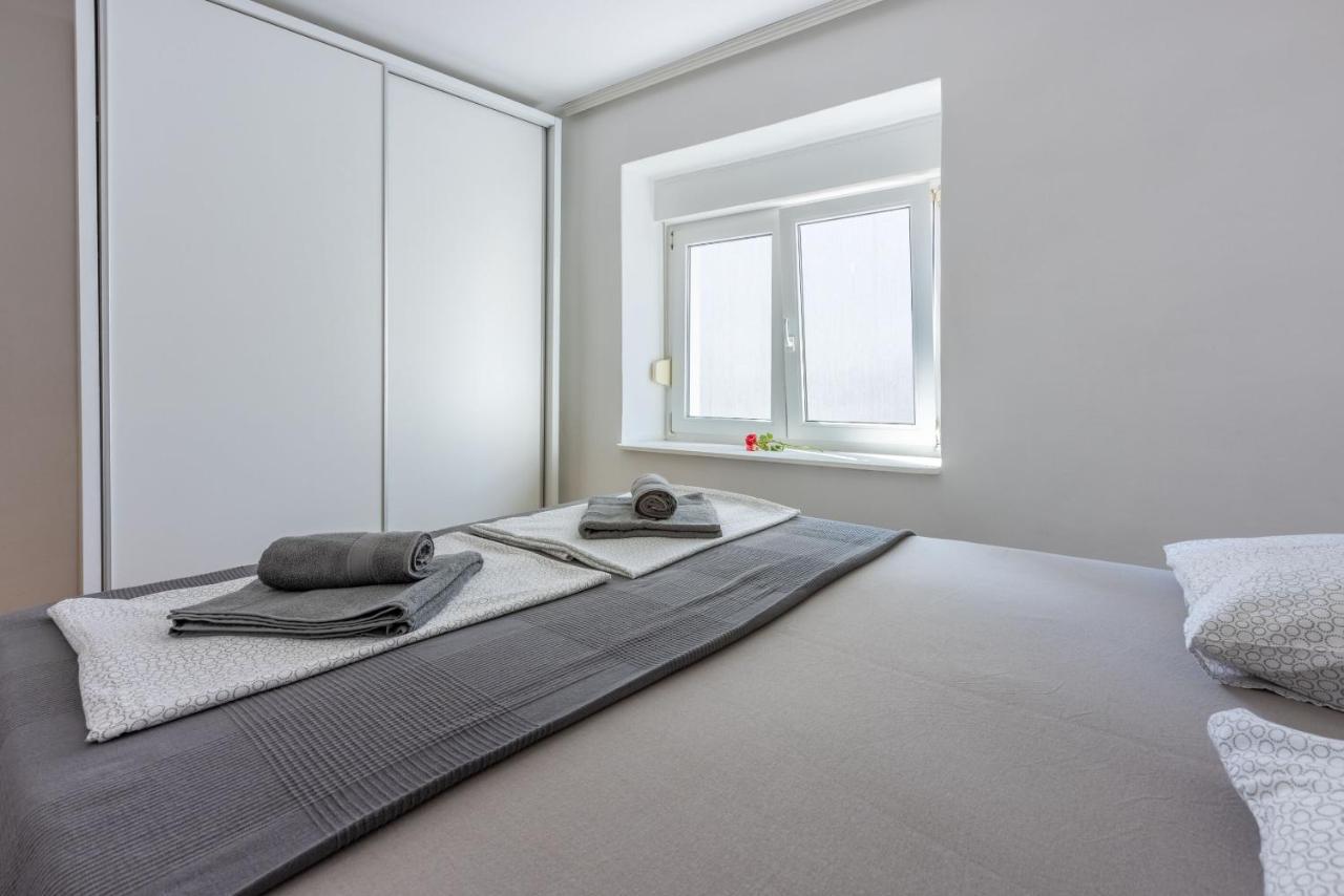 Apartment Robert Crikvenica Esterno foto