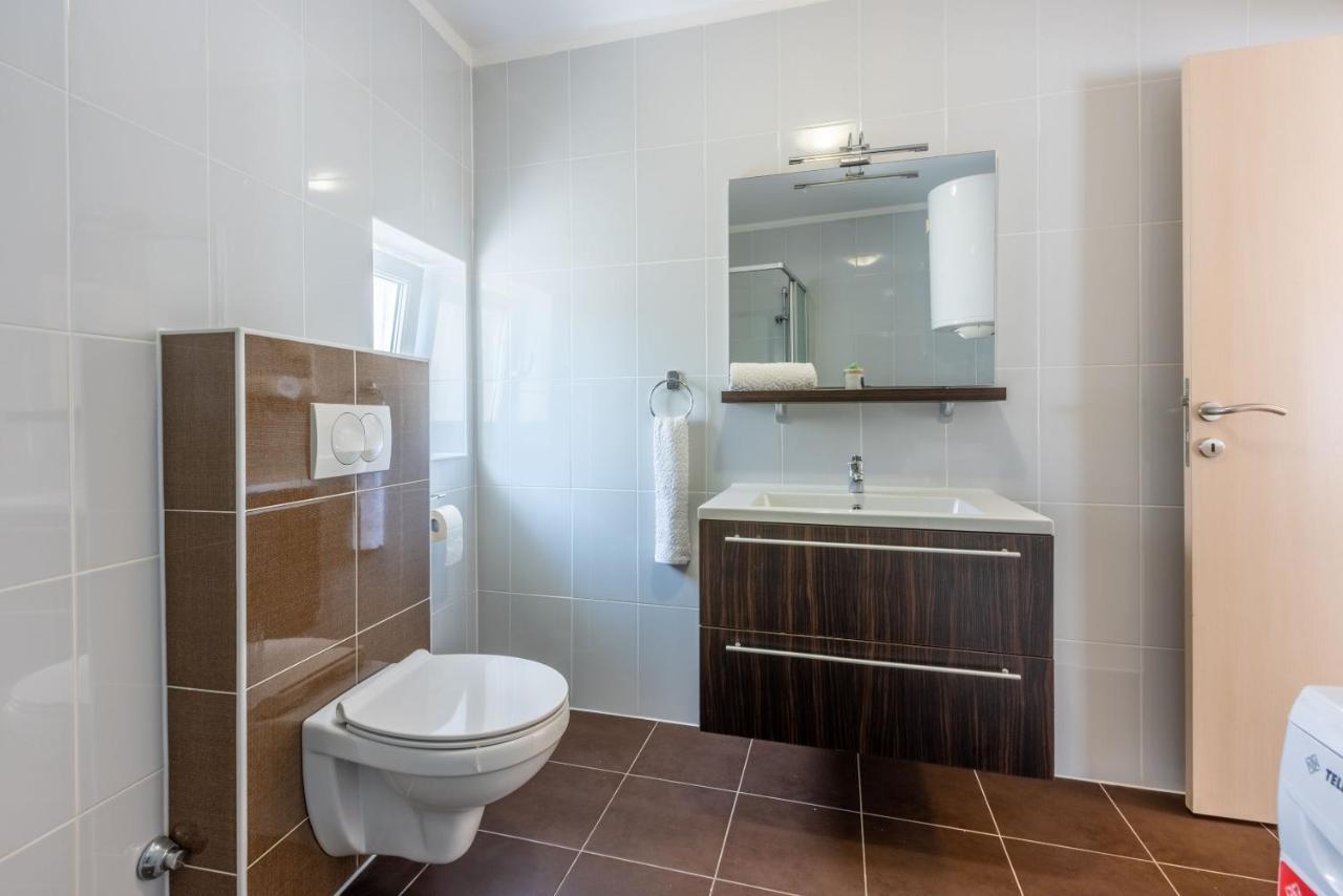 Apartment Robert Crikvenica Esterno foto